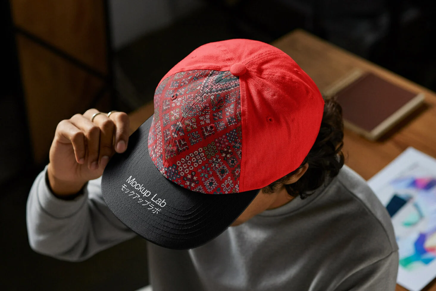 02_Cap-04ML-Mockup-main2-1-1465x980